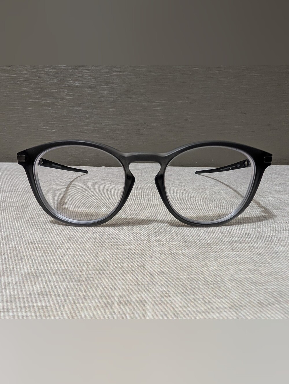 Oakley OX8149-0250 Pitchman R Carbon Satin Grey Smoke